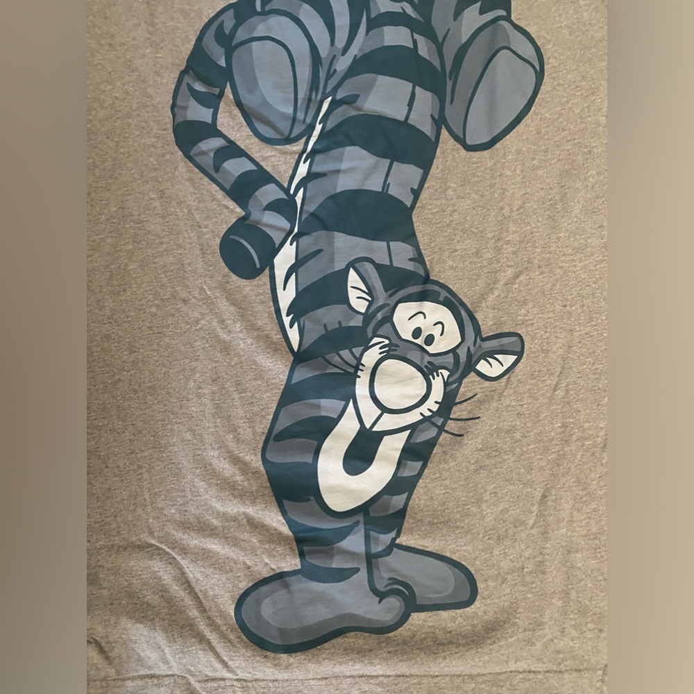 Disney Store L Tigger Shirt Top Large T-shirt Gray Winnie Pooh Lg - Picture 2 of 5